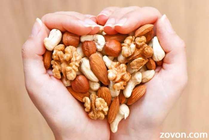 Consumption of nuts associated with decreased risk of heart diseases