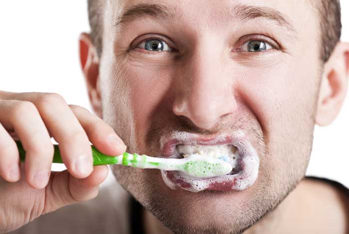 triclosan can stay for long on toothbrushes