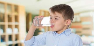 water in lunchtime can helpprevent childhood obesity
