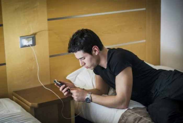 not using phone after 10 pm can contribute to better mood